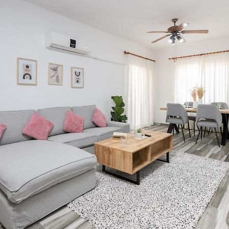 Beautiful Apartment In Harbour Paphos, Central & Close To Beach מראה חיצוני תמונה